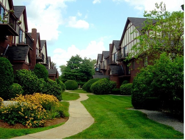 Building Photo - Rivers Edge