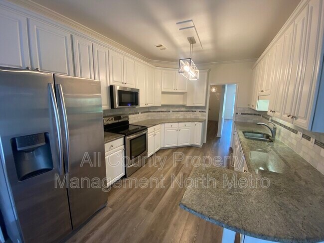 Foto del edificio - 805 Doe Hill Ln