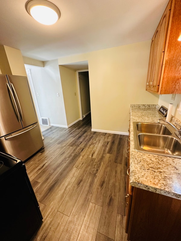 Building Photo - 121 Lincoln Ct