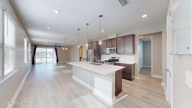 Foto del edificio - 333 Cedar Elm Wy