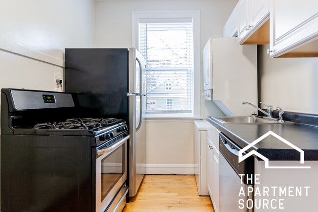 Photo - 4218 N Clark St Apartment