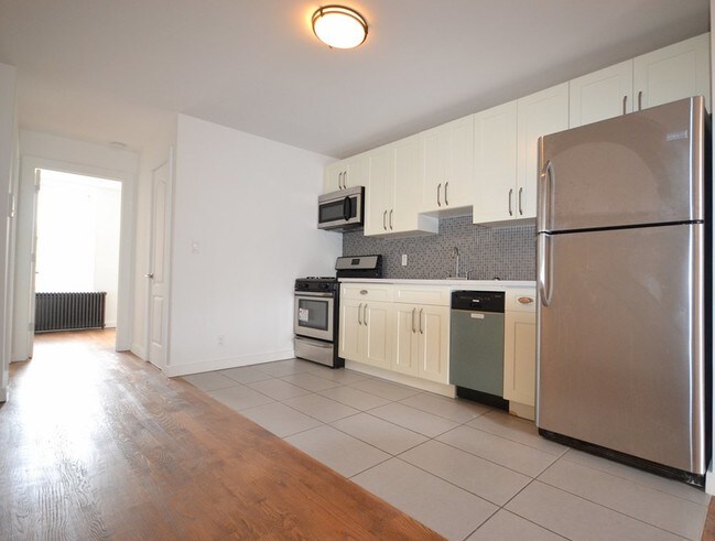 Building Photo - 488 Metropolitan Ave