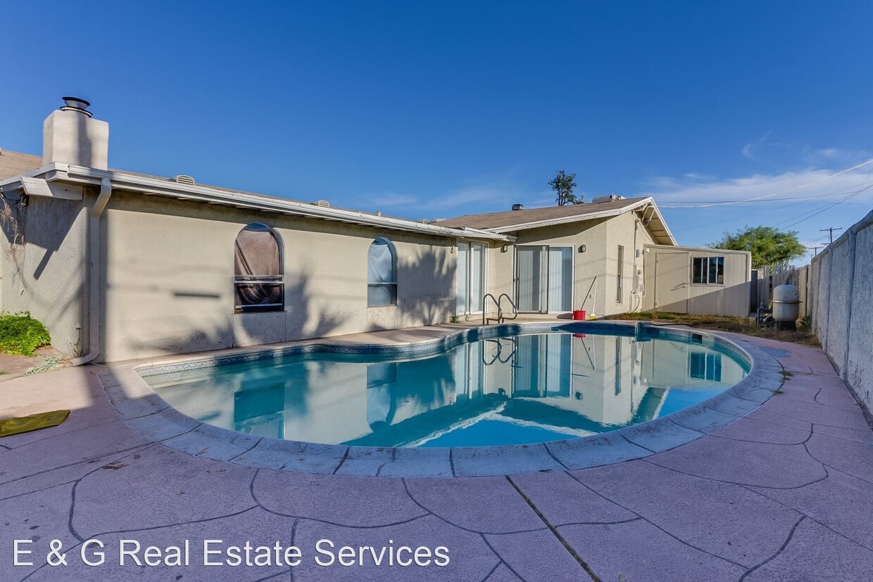 Foto principal - 5 br, 3 bath House - 1708 N Daffodil St