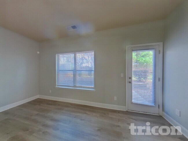 Building Photo - 11938 Quail Dr