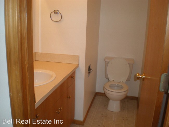 Foto del edificio - 44 W Hillcrest Dr