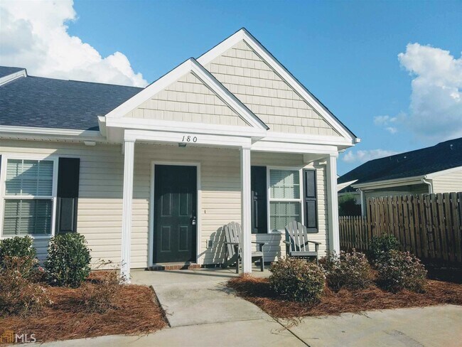 Building Photo - 180 Buckhaven Way