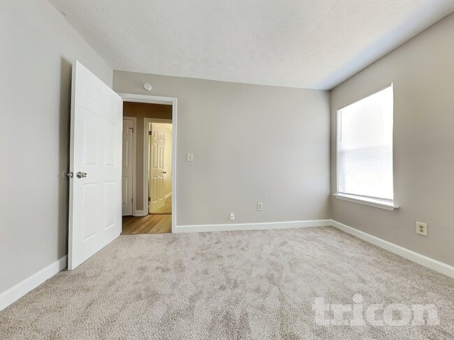 Foto del edificio - 2543 Mistletoe Ln SW