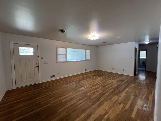 Building Photo - 3515 41st St