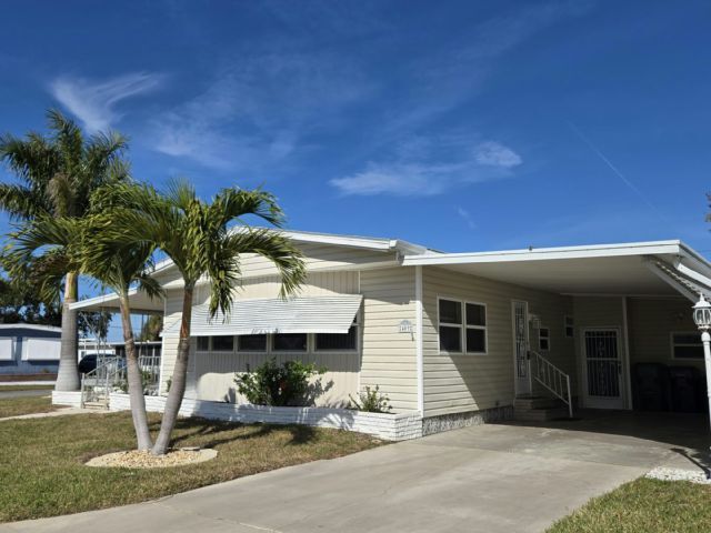 Foto del edificio - 409 49th Ave Terrace W