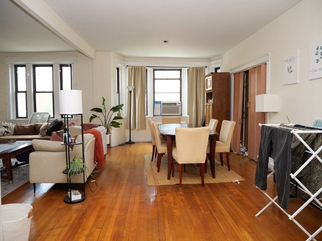 Foto principal - 221 Saint Paul St