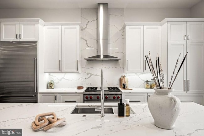 Building Photo - 1217 Bainbridge St