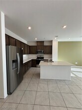 Building Photo - 5672 Sartorial St