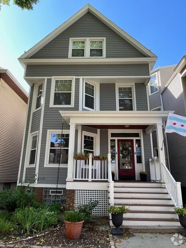 Horner Park Apartments for Rent with High Ceilings Chicago, IL 10