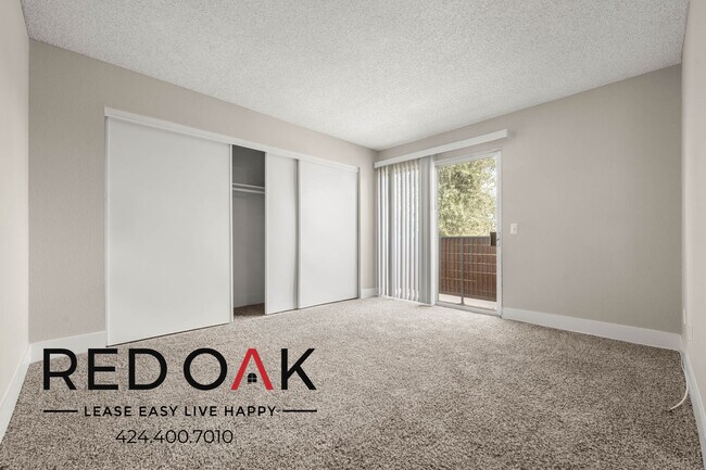 Building Photo - Wonderful, Bright Two Bedroom with Plush C...