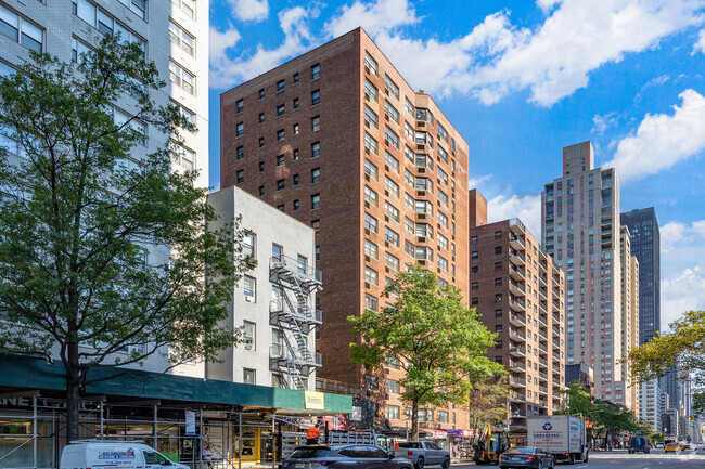 Building Photo - 166 E 35th St