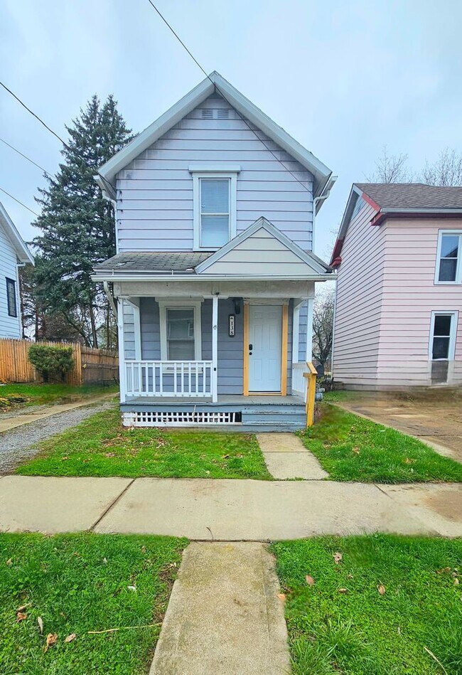 Building Photo - 138 Poplar St