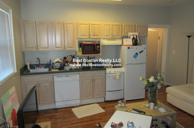 Building Photo - 20 JFK St. Unit 7