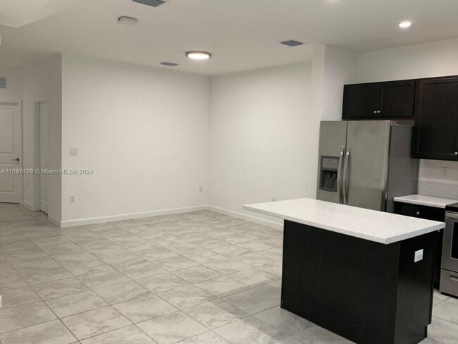 Foto del edificio - 3 bedroom in North Miami FL 33179