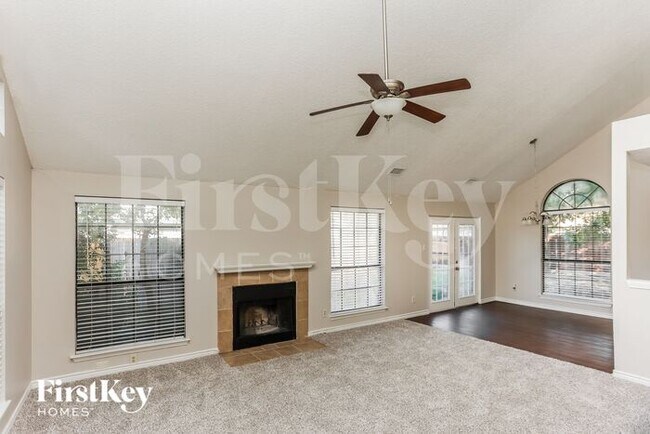 Foto del edificio - 7702 Clairmont Ave