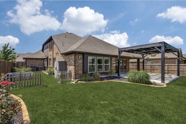 Building Photo - 3317 Creekhaven Dr