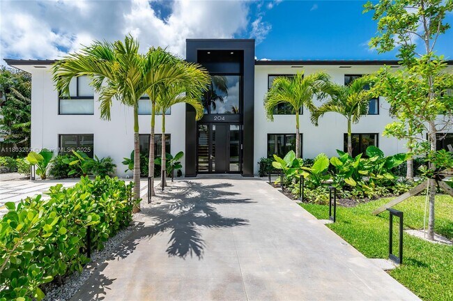 Building Photo - 204 Sunrise Dr