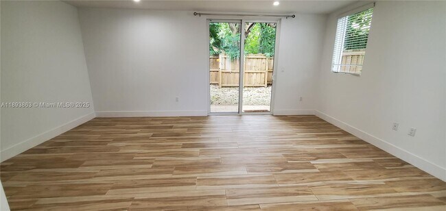 Foto del edificio - 3620 Thomas Ave