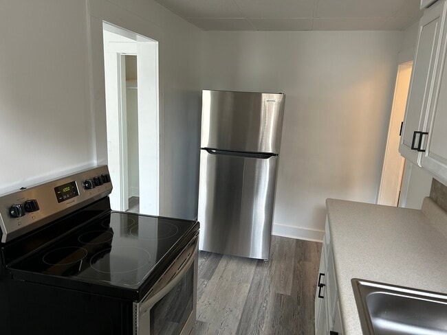 Kitchen - 415 W Penn St