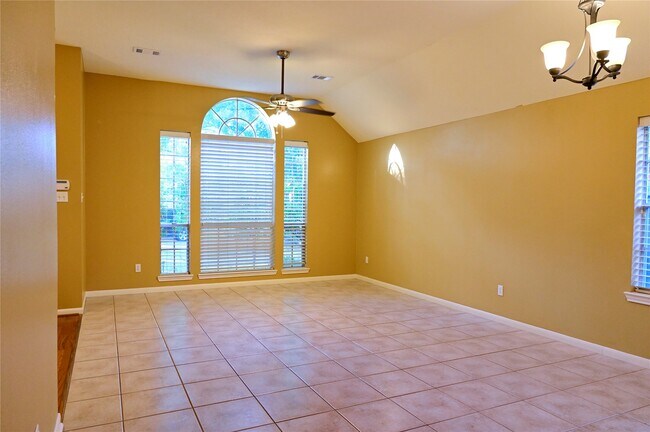 Building Photo - 4530 Topaz Trail Dr