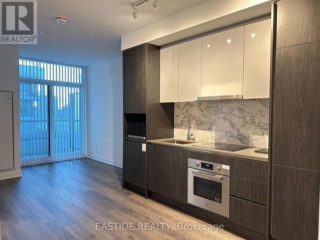 Building Photo - 180 Front St E