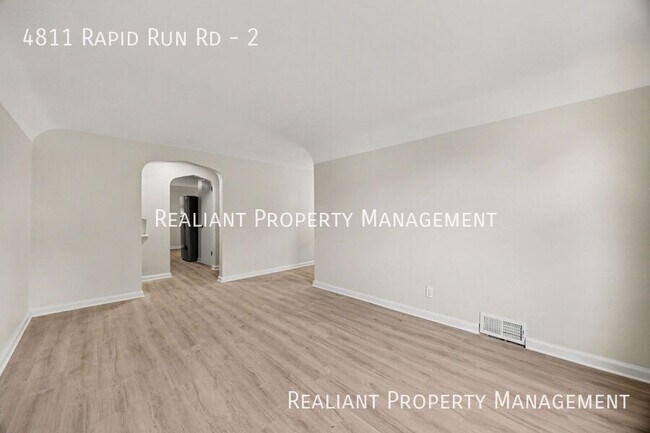 Foto del edificio - 4811 Rapid Run Rd