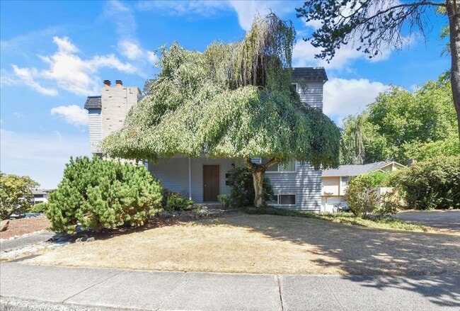Building Photo - 561 Elm Way
