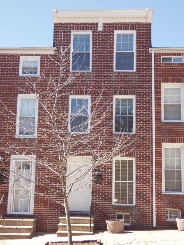 Primary Photo - 920 N Eden St