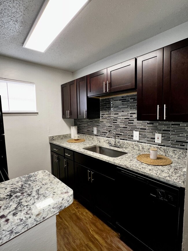 Building Photo - Willow Ridge
