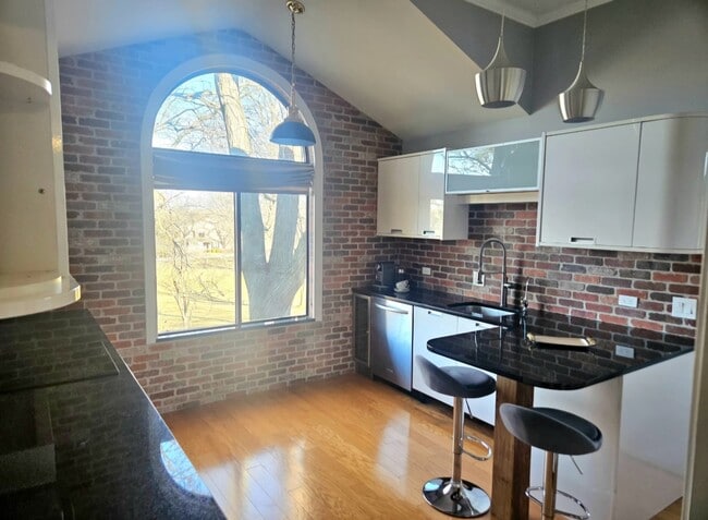 Foto del edificio - 755 Golf Ln