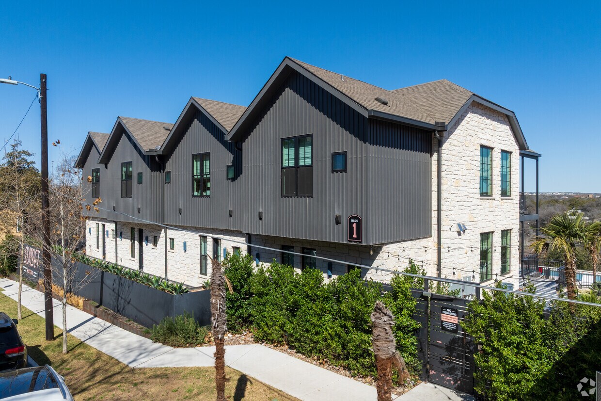Foto principal - 910 Poplar St