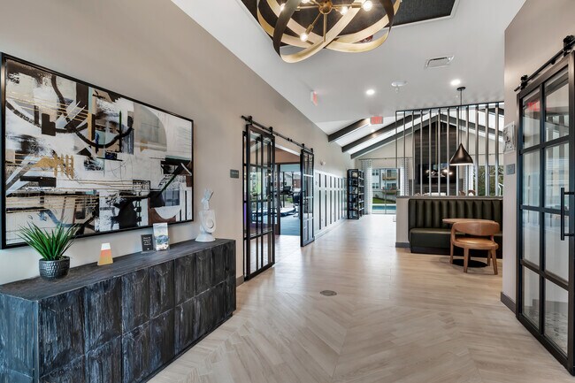 Foto del edificio - 8927 Willow Glen Dr