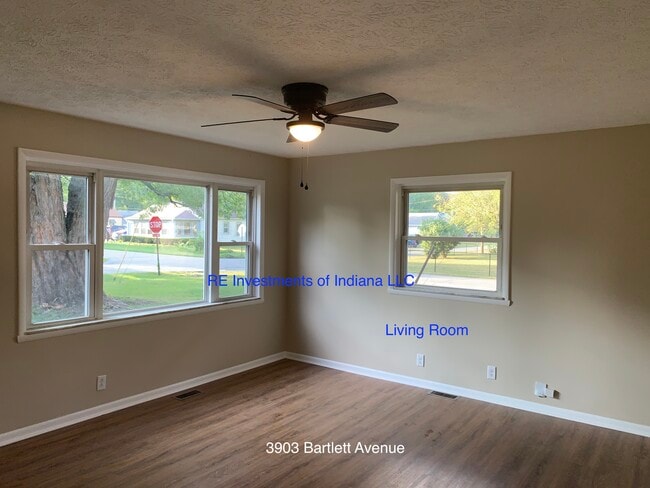 Living Room - 3903 Bartlett Ave