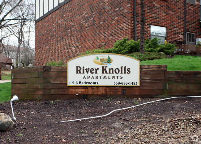 Entrance - River Knolls Apartments