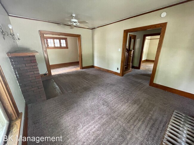 Building Photo - 3 br, 1 bath House - 411 W Stadium Ave