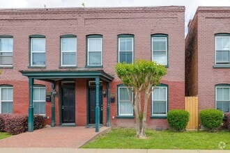 Building Photo - 1826 Parkwood Ave