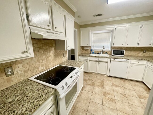 Foto del edificio - 503 Brookstone Dr