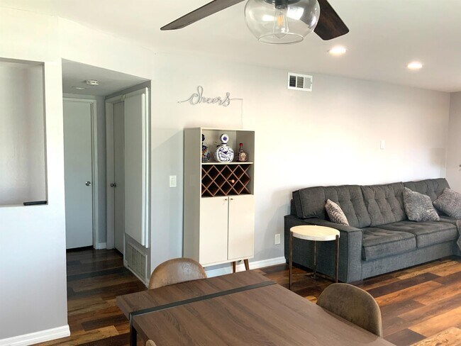 Foto del edificio - 955 E 3rd St