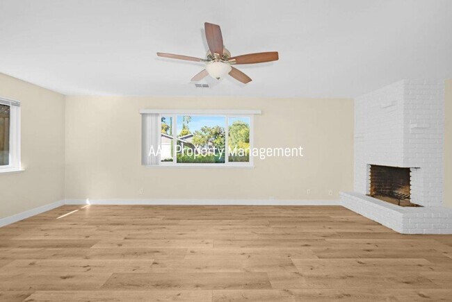 Foto del edificio - 3 bedrooms 2 bathroom unit.  1225 square f...