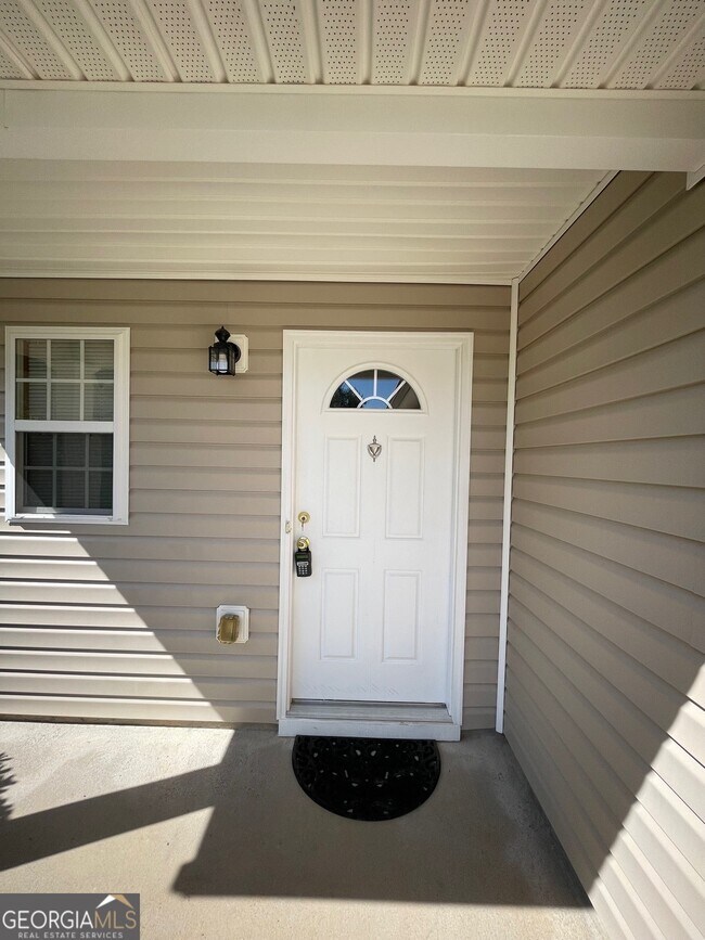 Building Photo - 363 Arrowhead Dr