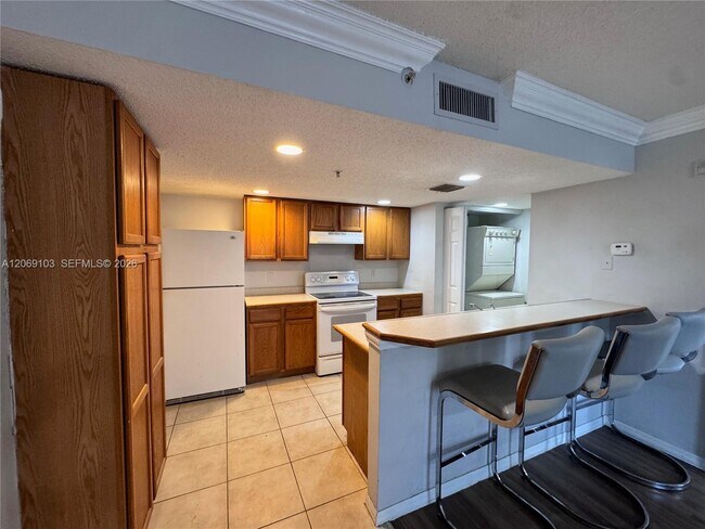 Building Photo - 9909 Westwood Dr