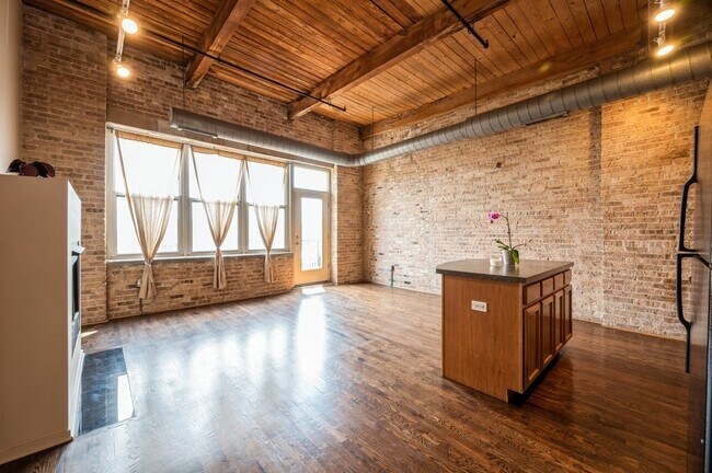 Foto del edificio - 1500 W Monroe St