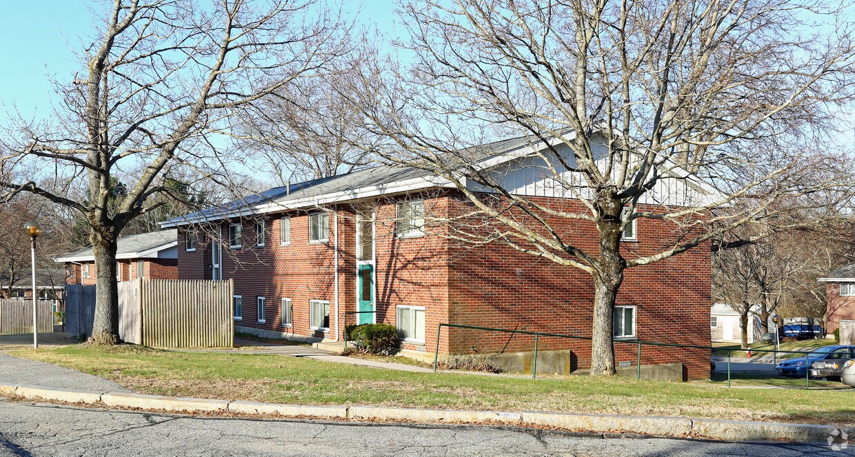 1 Snow Rd, North Grafton, MA 01536 Apartments in North Grafton, MA