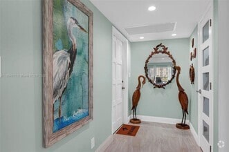 Building Photo - 2751 N Palm Aire Dr