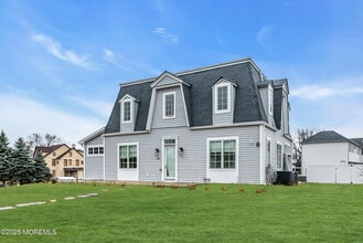 Building Photo - 1039 Norwood Ave