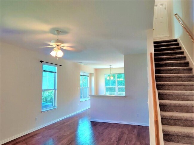 Foto del edificio - 1481 E Old Settlers Blvd